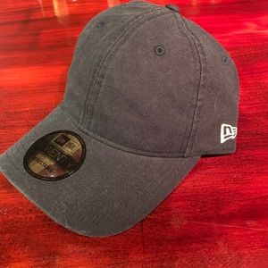 Snap back hat new era black